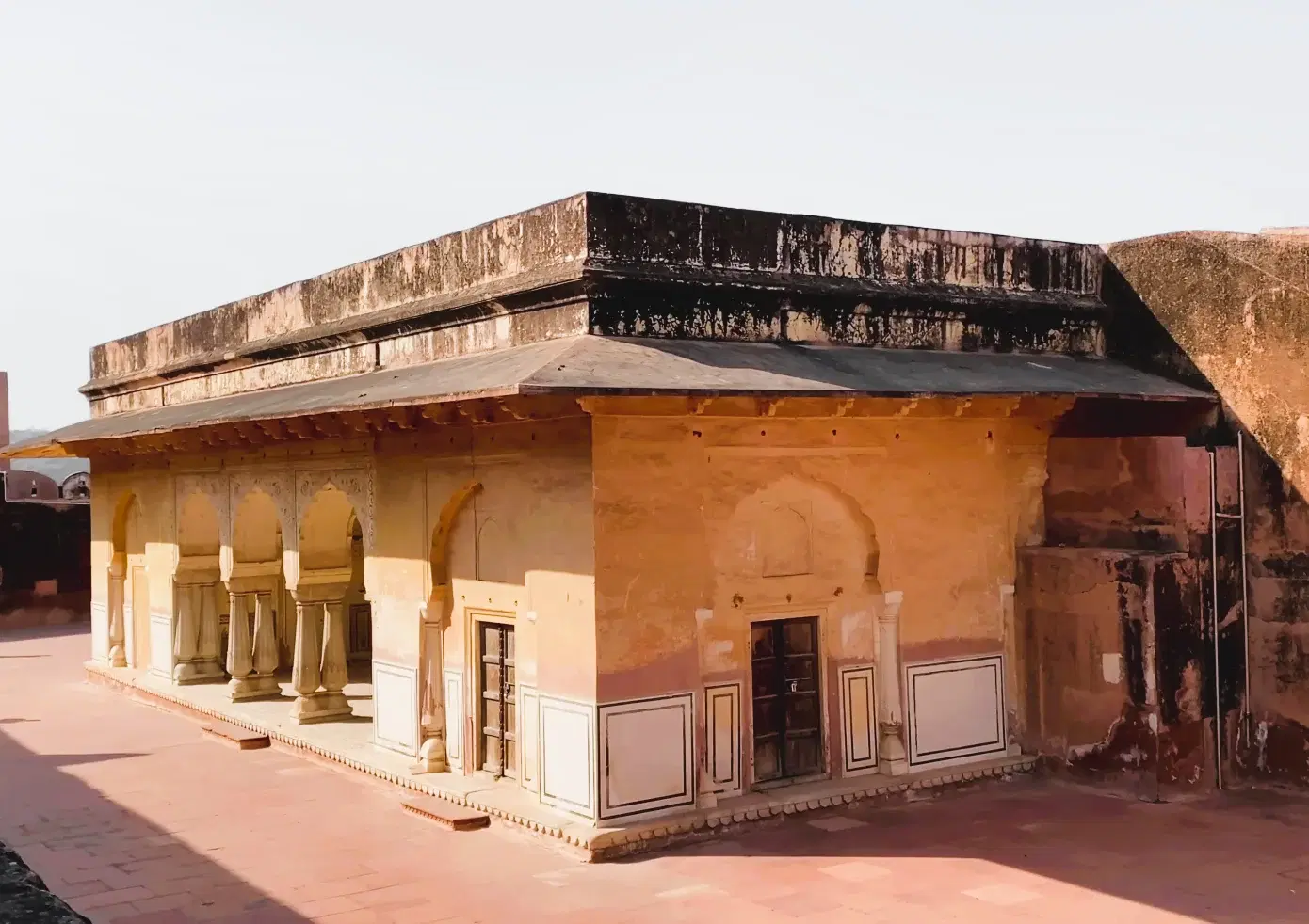 Stone pavilion with colonnaded arched veranda inside Jaigarh Fort, Jaipur