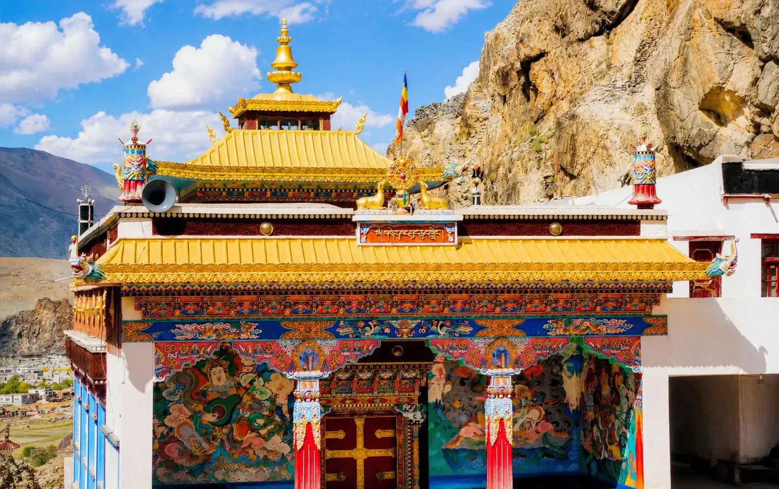 Green oasis of Tangtse village with its 600-year-old monastery — the last major stop before Pangong Lake from Leh