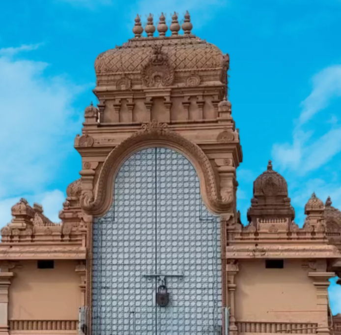 chhatarpur temple complex