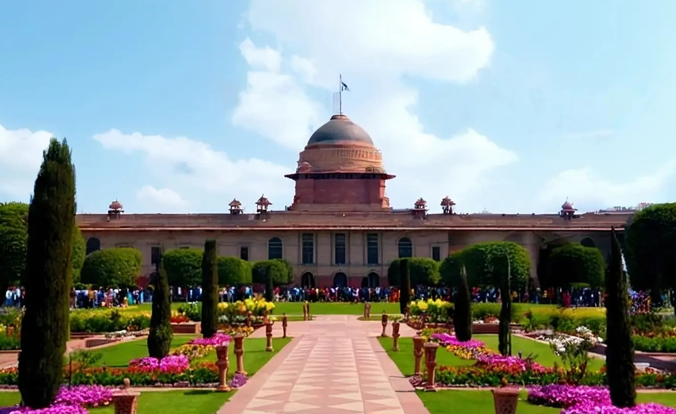 rashtrapati bhavan front view